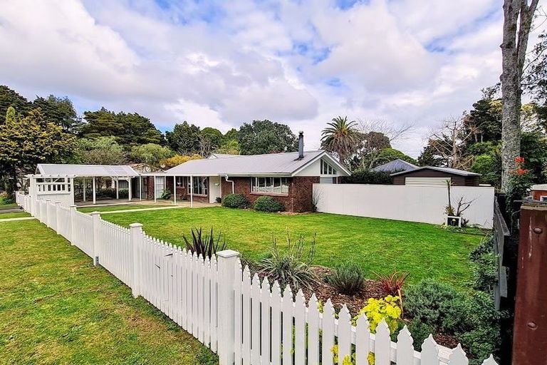 Photo of property in 32 Scenic Drive, Hillpark, Auckland, 2102