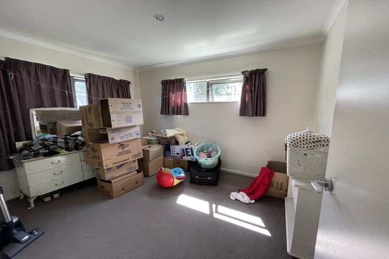 Photo of property in 12a Hiwi Crescent, Titahi Bay, Porirua, 5022