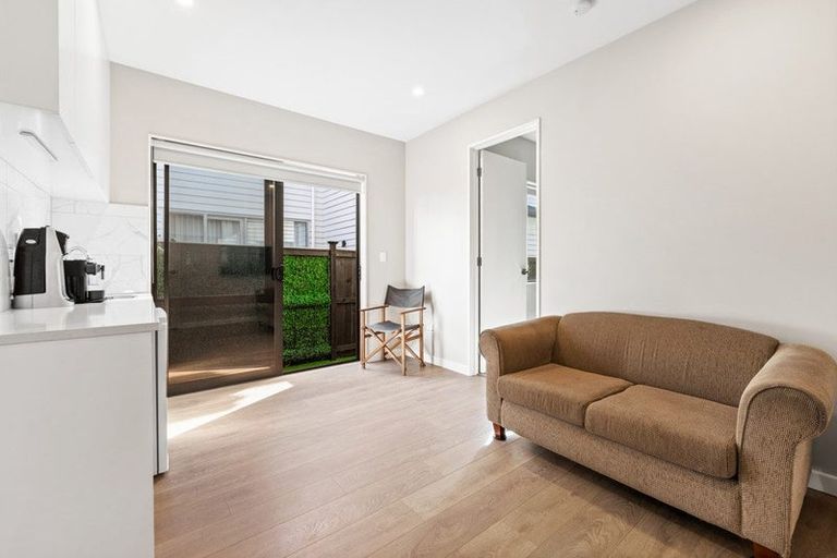 Photo of property in 38 Craigs Way, Hobsonville, Auckland, 0616