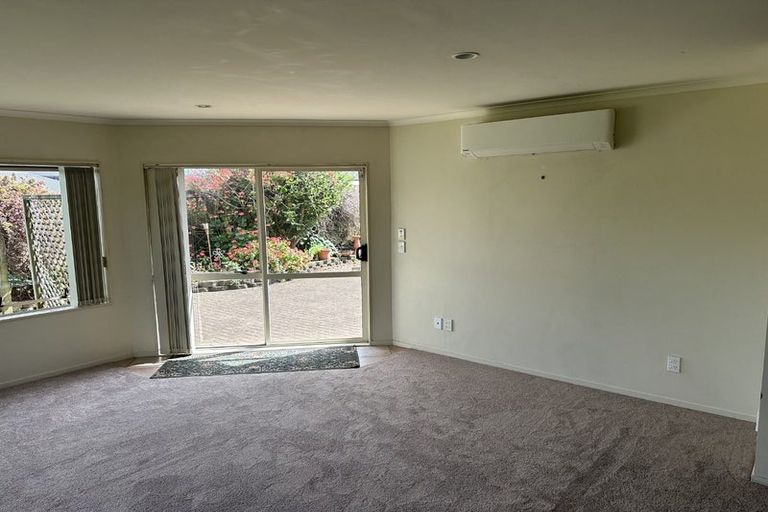 Photo of property in 6 Nakhle Place, Manurewa, Auckland, 2105