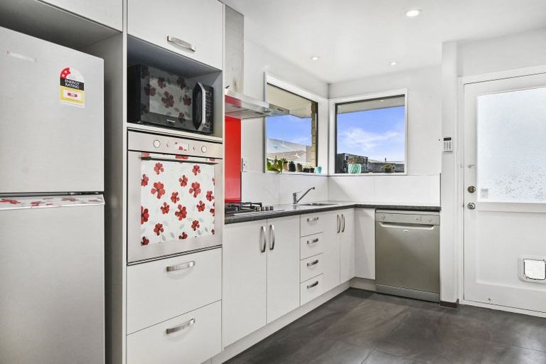 Photo of property in 2/99 Denise Crescent, Hornby, Christchurch, 8042