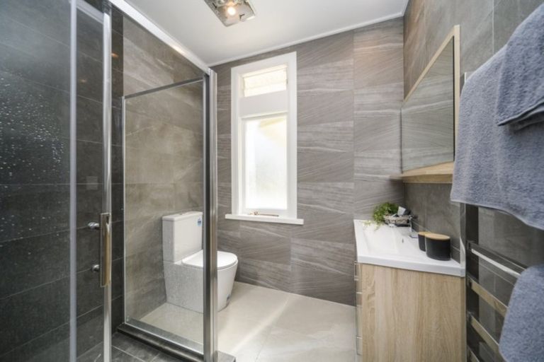 Photo of property in 17 Stewart Crescent, Hokowhitu, Palmerston North, 4410