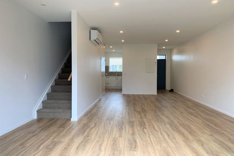 Photo of property in 35 Peihana Road, Hobsonville, Auckland, 0616