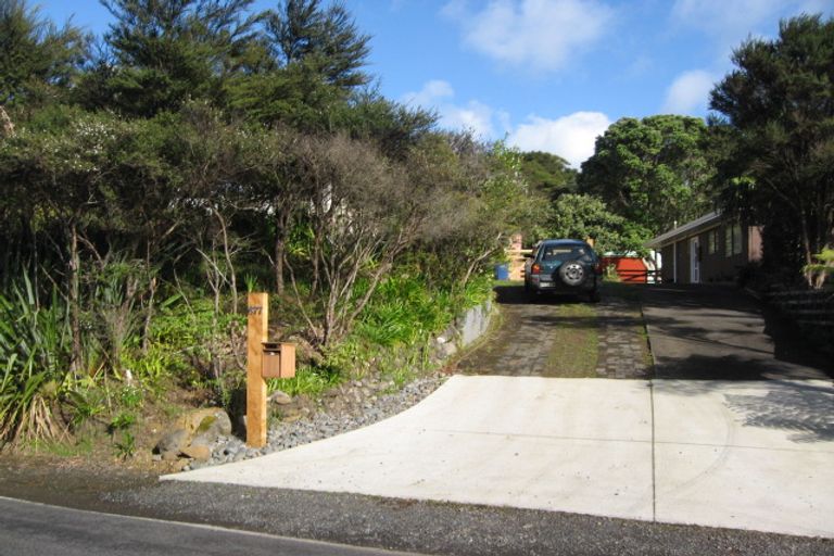 Photo of property in 677 Huia Road, Parau, Auckland, 0604