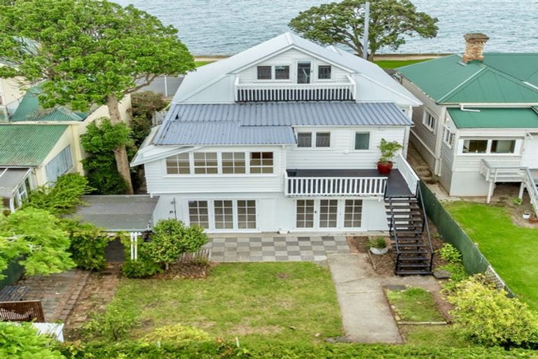 Photo of property in 29 Queens Parade, Devonport, Auckland, 0624