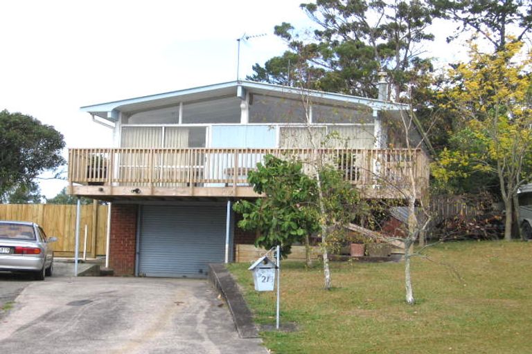 Photo of property in 21 Kirby Street, Glendene, Auckland, 0602