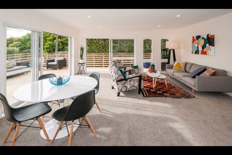 Photo of property in 2/10 Firth Road, Torbay, Auckland, 0630