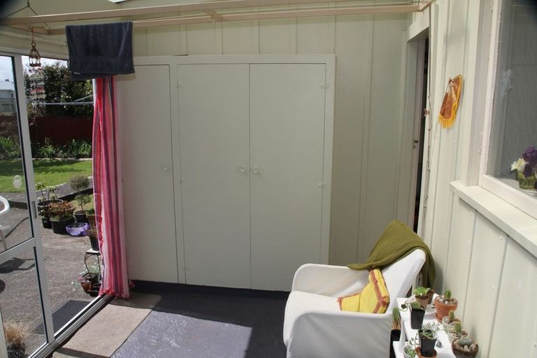 Photo of property in 105 Queen Street, Westport, 7825