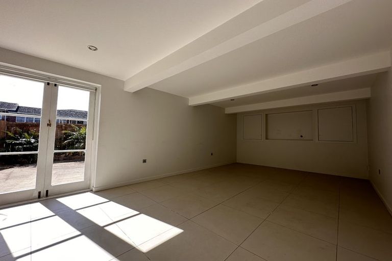 Photo of property in 16 The Boulevard, Sunnyhills, Auckland, 2010