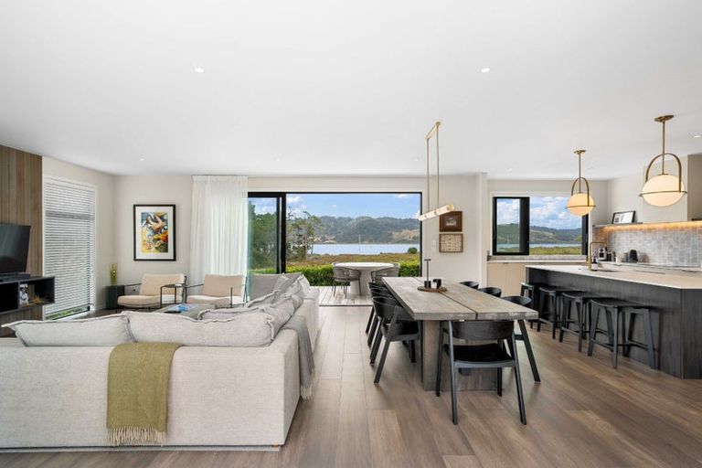 Photo of property in 34 North Ridge Drive, Pauanui, 3579