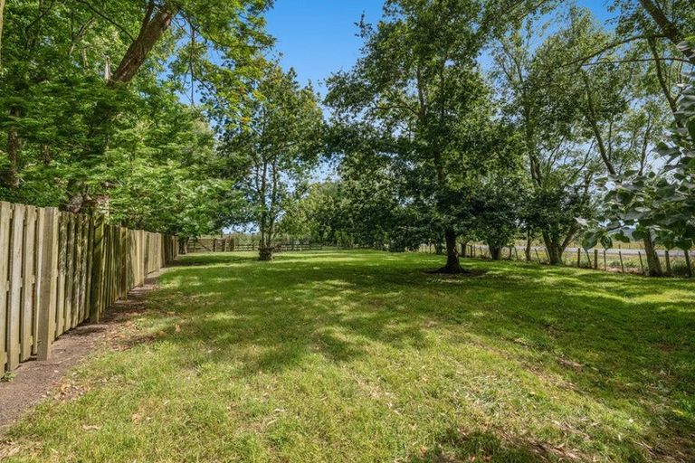 Photo of property in 2162 State Highway 16, Helensville, 0875