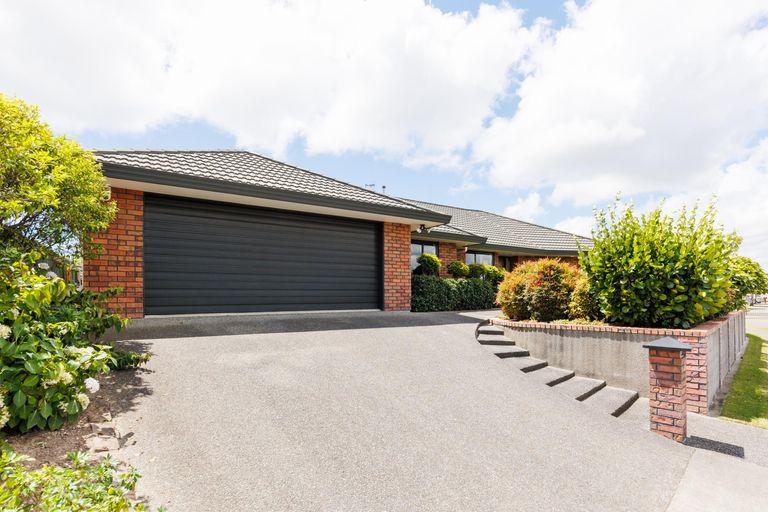 Photo of property in 2 Masefield Terrace, Kelvin Grove, Palmerston North, 4414