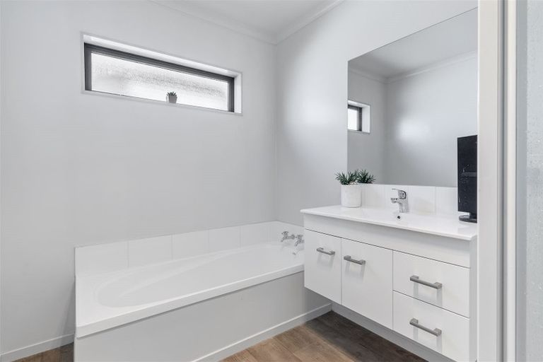 Photo of property in 43 Ipukarea Street, Weymouth, Auckland, 2103