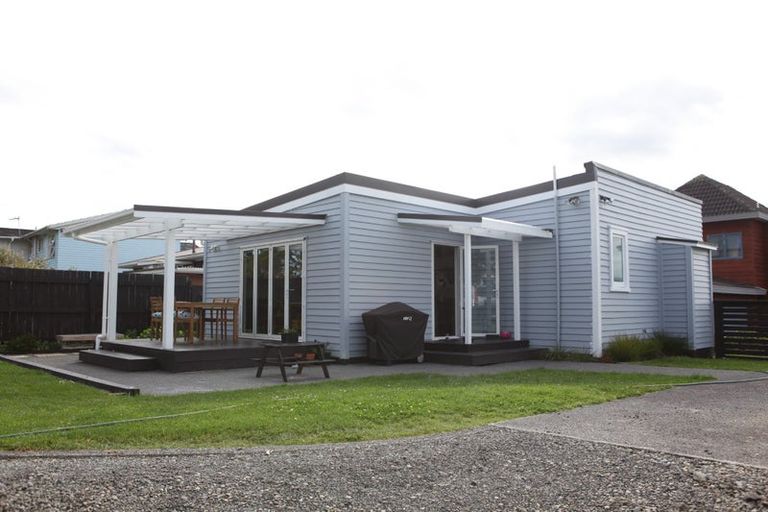 Photo of property in 26 Dakota Avenue, Beach Haven, Auckland, 0626