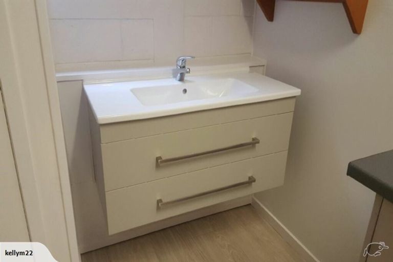 Photo of property in 49 Chatsworth Crescent, Pakuranga Heights, Auckland, 2010