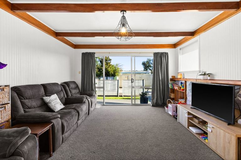 Photo of property in 2/71 Meeanee Road, Taradale, Napier, 4112