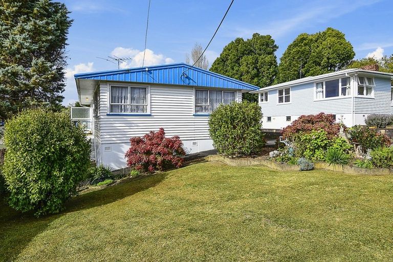 Photo of property in 9 Kelwyn Road, Kelston, Auckland, 0602