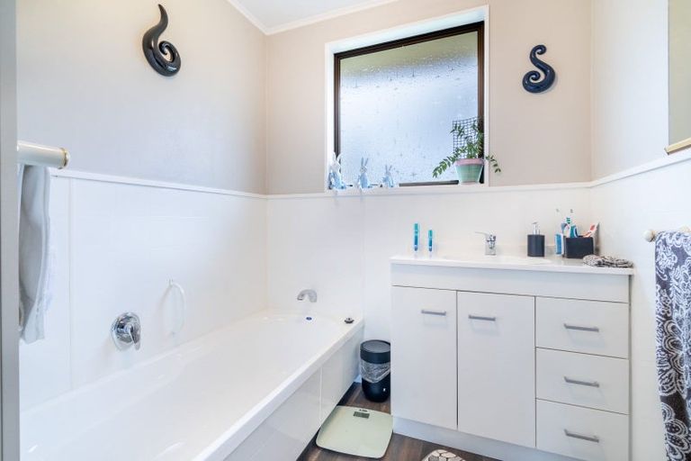 Photo of property in 2 Hamilton Avenue, Winton, 9720