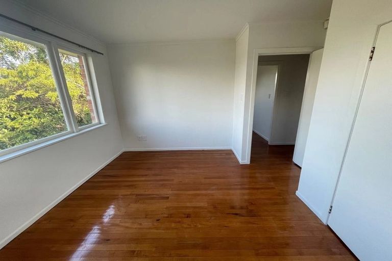 Photo of property in 24 Trojan Crescent, New Lynn, Auckland, 0600