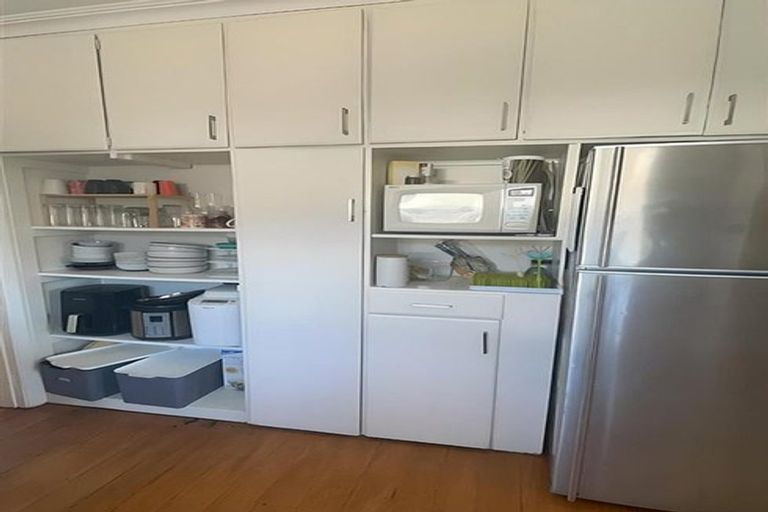 Photo of property in 43 Martin Road, Paraparaumu Beach, Paraparaumu, 5032