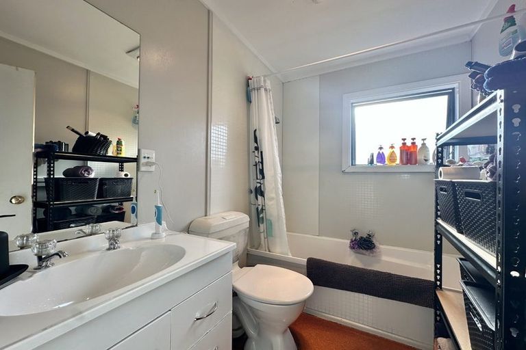 Photo of property in 15a Black Beech Street, Birchville, Upper Hutt, 5018