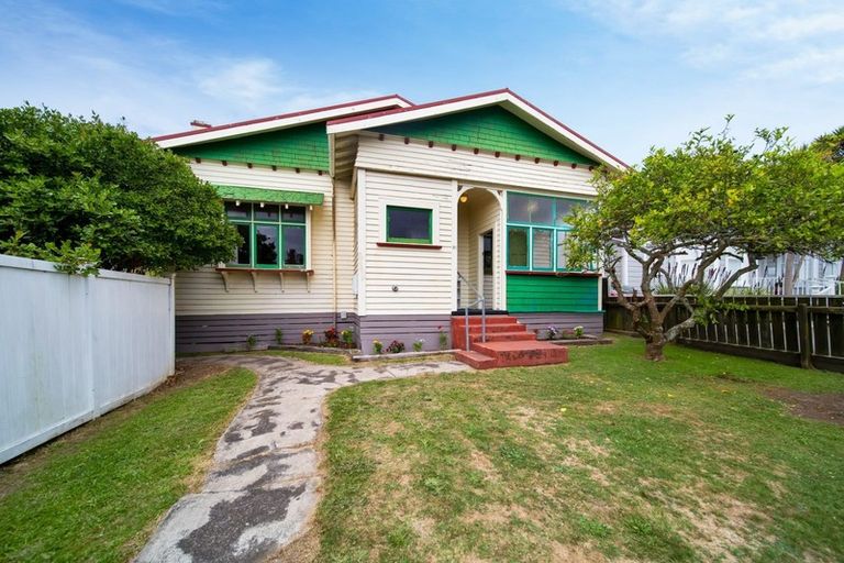 Photo of property in 51 Vivian Street, New Plymouth, 4310