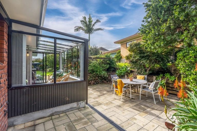 Photo of property in 2/29 Rapallo Place, Farm Cove, Auckland, 2012