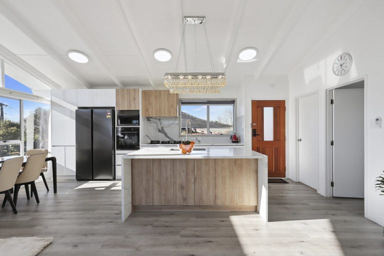 Photo of property in 58 Forest Hill Road, Henderson, Auckland, 0612