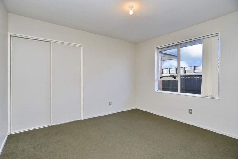 Photo of property in 39 Welsford Street, Woodend, 7610