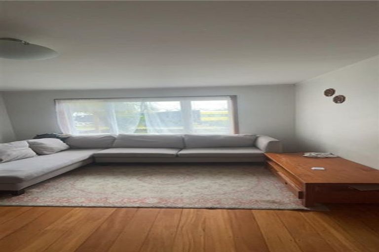 Photo of property in 4 Binsted Road, New Lynn, Auckland, 0600