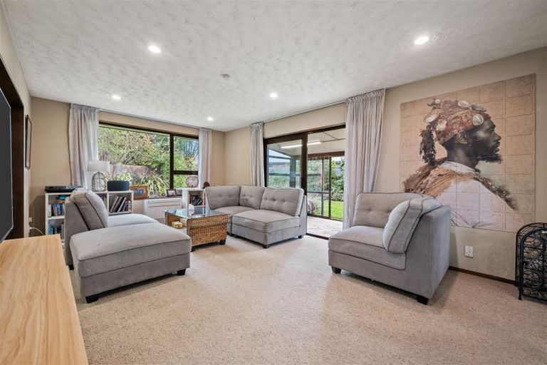 Photo of property in 10a Geraldo Place, Russley, Christchurch, 8042