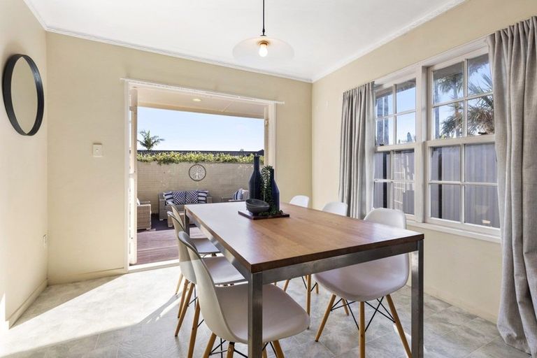 Photo of property in 11 Fielding Crescent, Farm Cove, Auckland, 2012