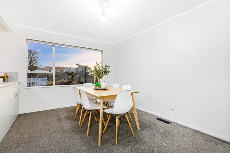 Photo of property in 5 Romesdale Road, Papakowhai, Porirua, 5024