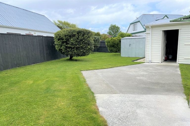 Photo of property in 25 Dorset Crescent, Hokowhitu, Palmerston North, 4410