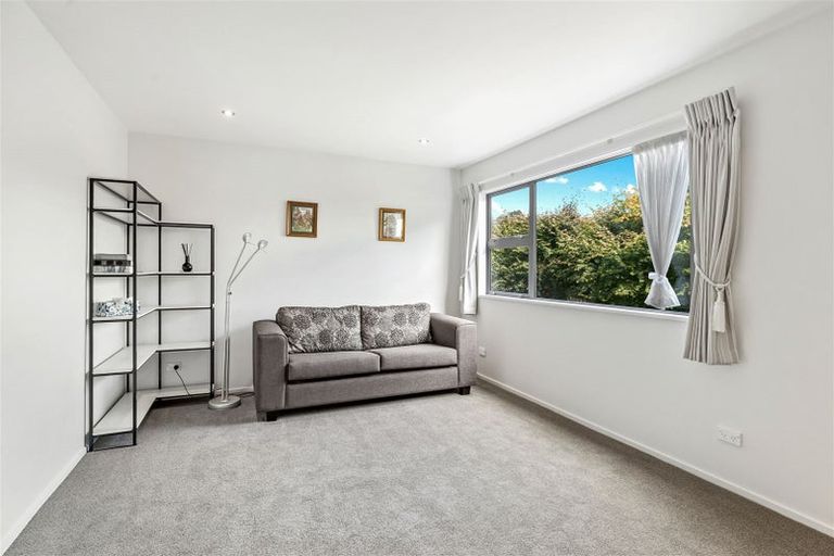 Photo of property in 18 Maffeys Road, Mount Pleasant, Christchurch, 8081