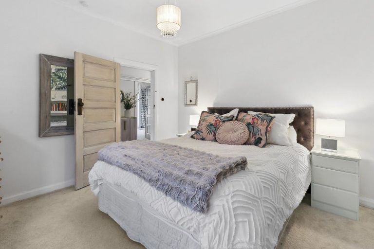 Photo of property in 159 Queens Drive, Lyall Bay, Wellington, 6022