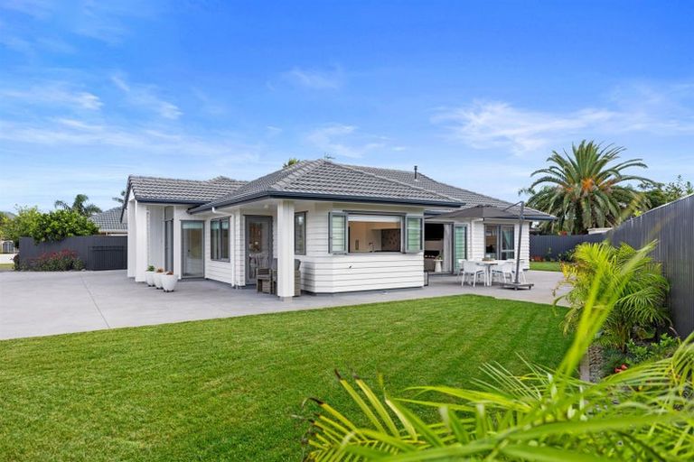 Photo of property in 27 Seychelles Drive, Papamoa Beach, Papamoa, 3118