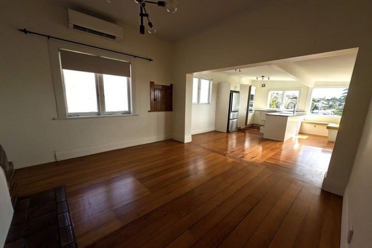 Photo of property in 189 Titirangi Road, Titirangi, Auckland, 0604
