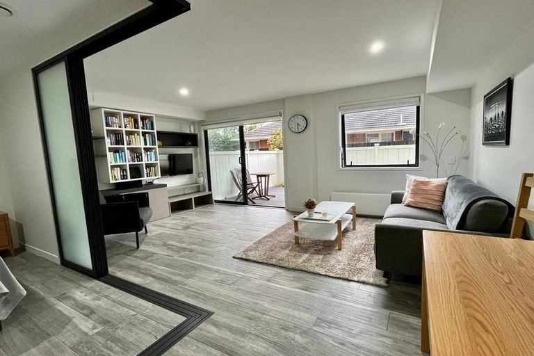 Photo of property in 3/8g Gray Avenue, Mangere East, Auckland, 2024
