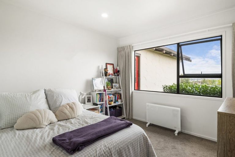Photo of property in 3 Trevone Place, Forrest Hill, Auckland, 0620