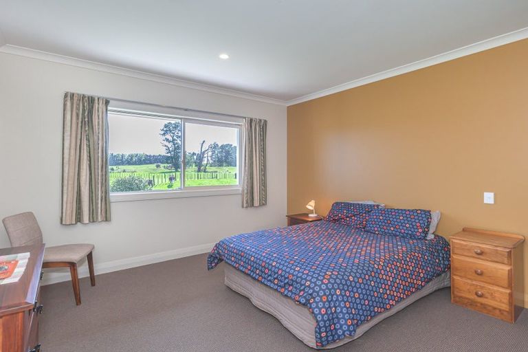 Photo of property in 514 Arapaepae Road South, Ohau, Levin, 5570