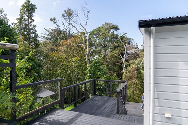 Photo of property in 5 Fairmount Road, Titirangi, Auckland, 0604