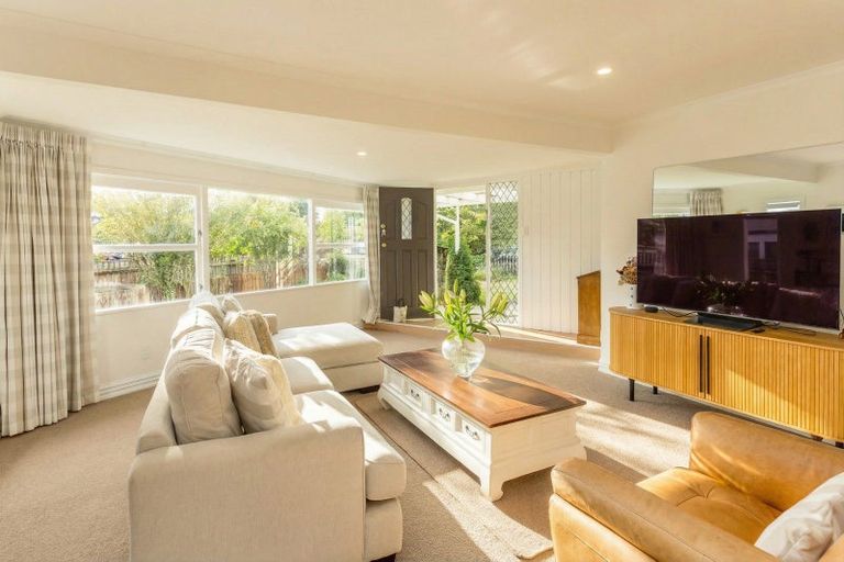 Photo of property in 12 Taverner Street, Carterton, 5713