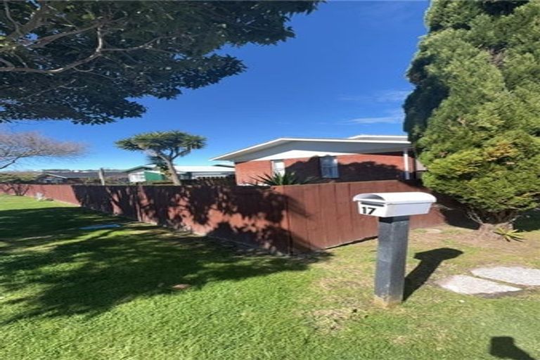 Photo of property in 17a Thorburn Avenue, Red Beach, 0932