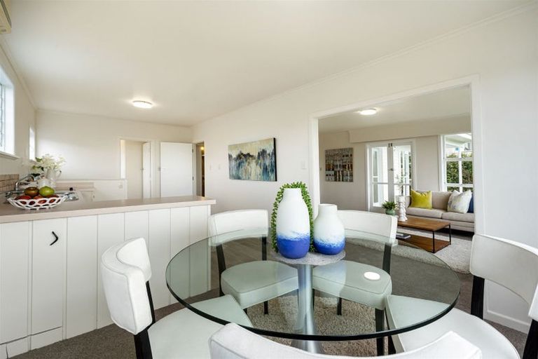 Photo of property in 1/516 Glenfield Road, Bayview, Auckland, 0629