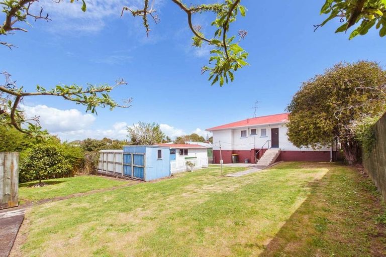 Photo of property in 16 Thompson Terrace, Manurewa, Auckland, 2102
