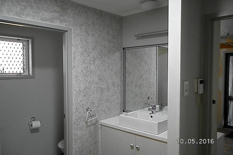 Photo of property in 2/16 Centorian Drive, Windsor Park, Auckland, 0632