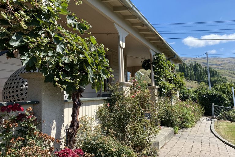 Photo of property in 1 Scotland Street, Roxburgh, 9500