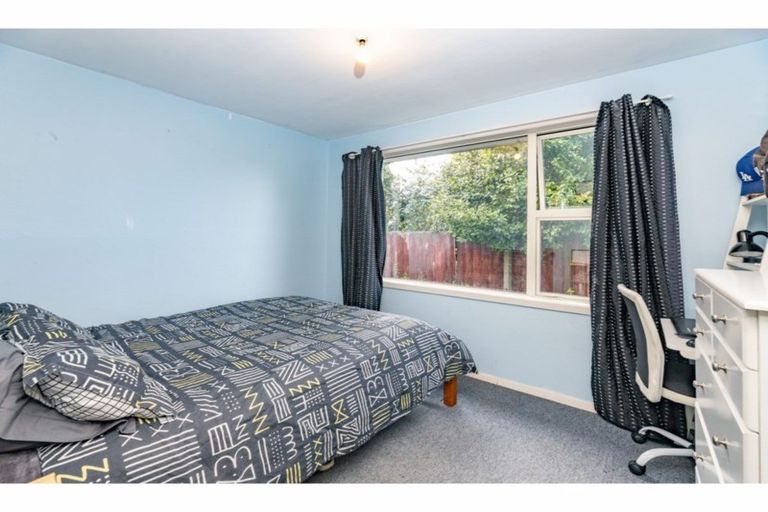 Photo of property in 72 Wingate Street, Redwood, Christchurch, 8051
