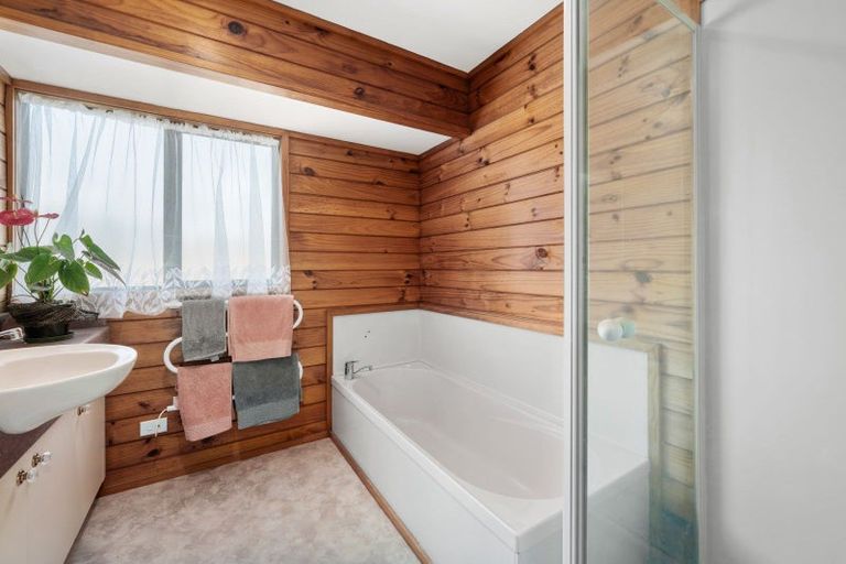 Photo of property in 40 Carter Drive, Pomare, Rotorua, 3015